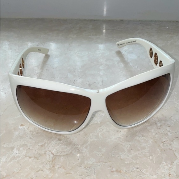 YSL Sunglasses - Picture 1 of 11